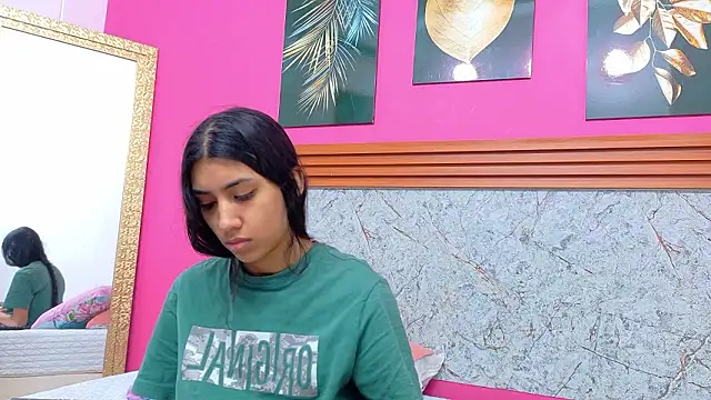 littlee emilyy  online show from 03-17-26, 12:52