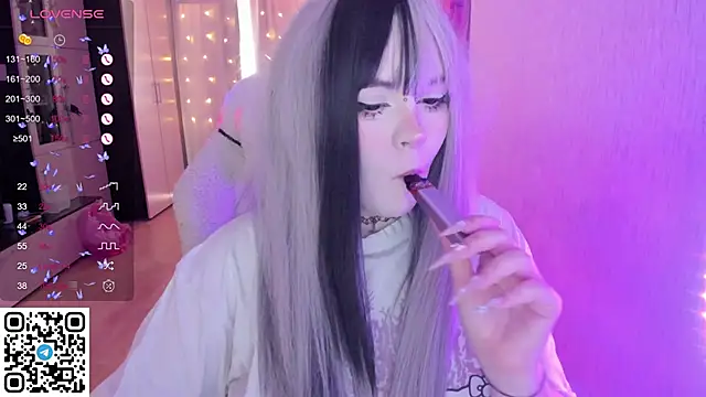 SelenaCute online show from 03-12-26, 06:08