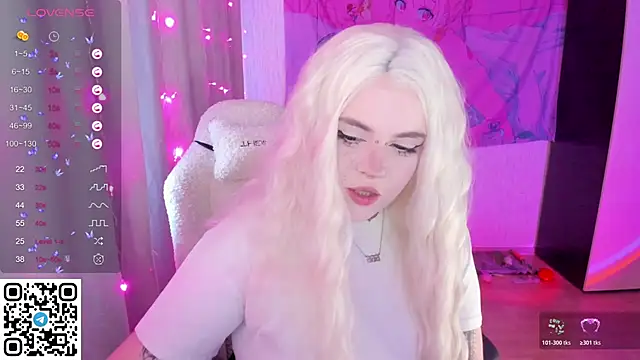 SelenaCute online show from 05-01-26, 04:28