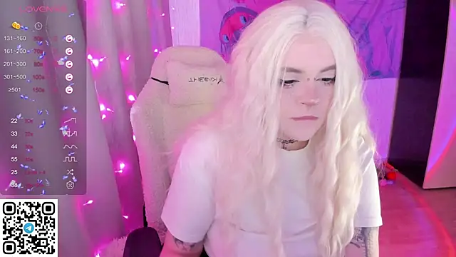 SelenaCute online show from 05-02-26, 04:39
