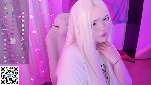 SelenaCute online show from 05-11-26, 04:04