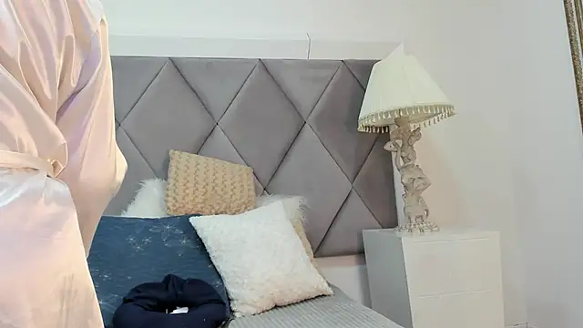 MiaMancini online show from 11-20-25, 08:52