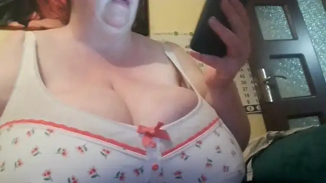 Nataliesbestjuggs online show from 05-21-26, 08:38