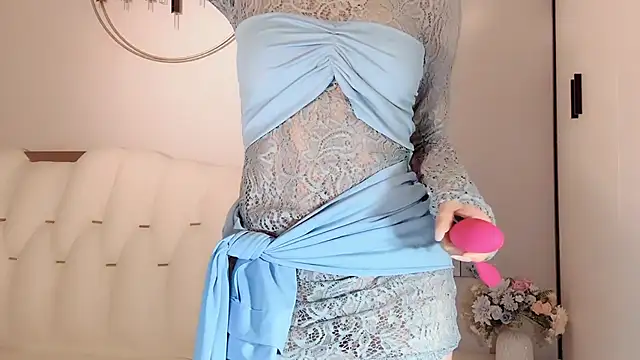 Snapshot of lvy-w chatting on 12-31-24, 10:37 lvy-w online show from 12-31-24, 10:37