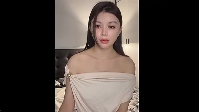 Snapshot of lvy-w chatting on 06-10-26, 12:48 lvy-w online show from 06-10-26, 12:48