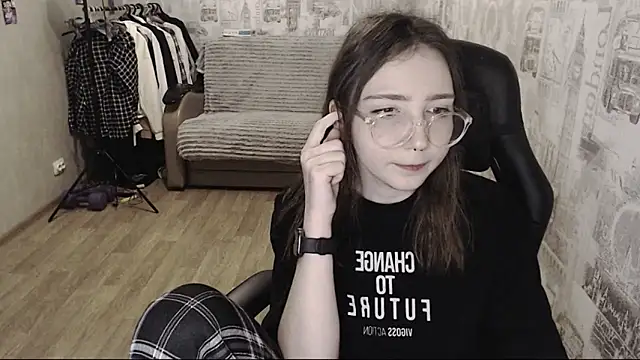 Snapshot of AmeliaKamishiro chatting on 12-10-24, 02:28 AmeliaKamishiro online show from 12-10-24, 02:28