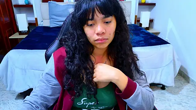 laureentt  online show from 11-22-25, 03:16