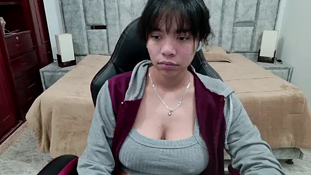 laureentt  online show from 04-08-26, 03:17