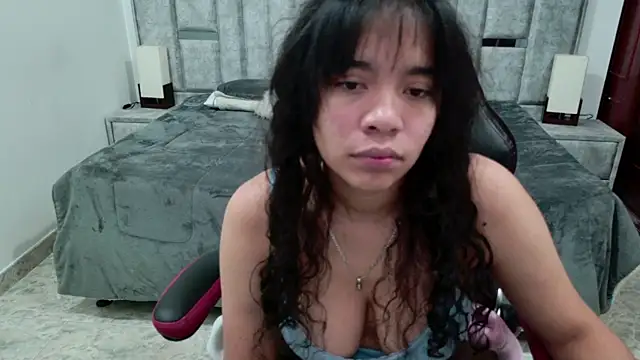 laureentt  online show from 06-03-26, 03:09