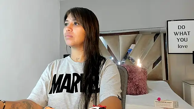 sharlott18 online show from 12-02-24, 11:56