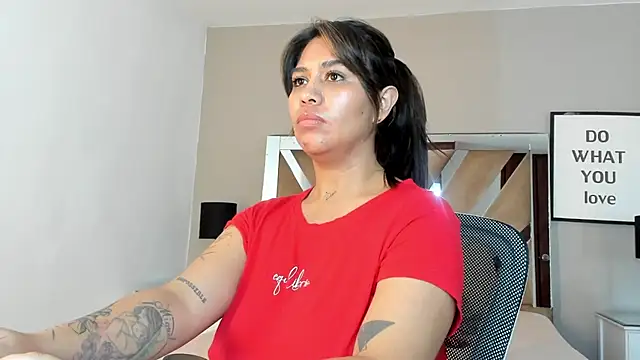 sharlott18 online show from 01-12-25, 03:14