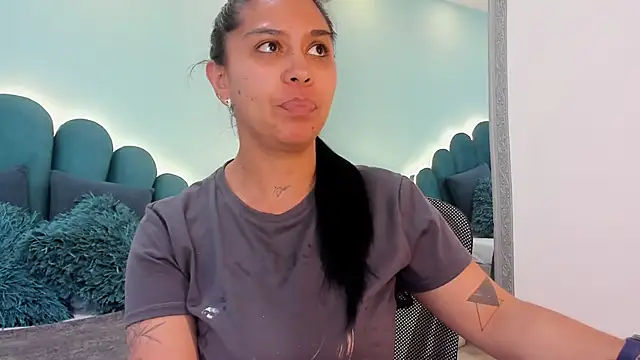 sharlott18 online show from 04-09-26, 07:41