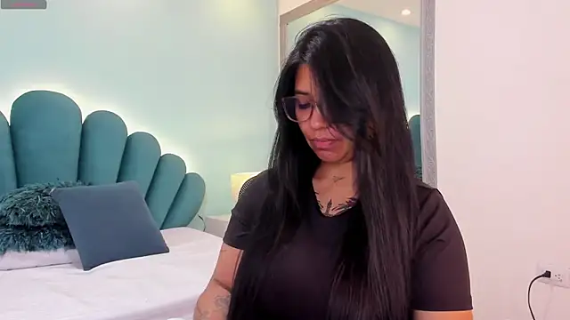 sharlott18 online show from 04-21-26, 04:01