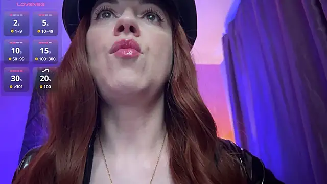 Snapshot of Helena__Femdom chatting on 05-31-26, 06:09 Helena Femdom online show from 05-31-26, 06:09