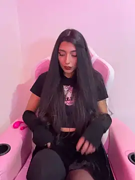 Snapshot of Felicia_smok3 chatting on 06-12-26, 01:48 Felicia smok3 online show from 06-12-26, 01:48