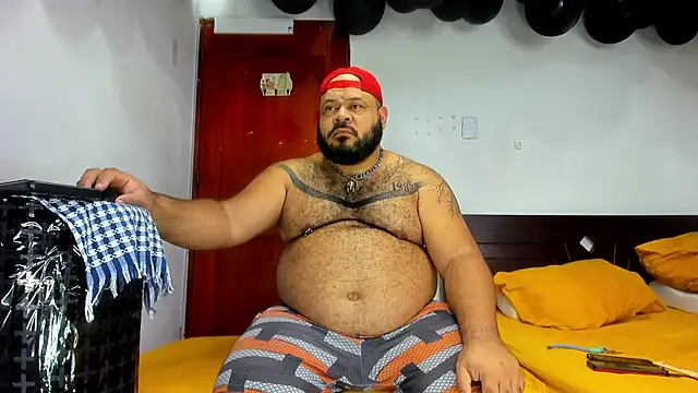 Snapshot of Latino_bigcock chatting on 10-20-25, 11:16 Latino bigcock online show from 10-20-25, 11:16