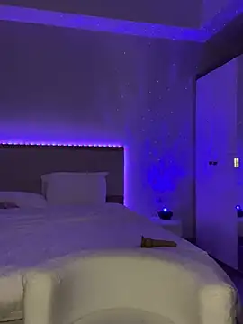 Snapshot of blacktourmaline- chatting on 12-23-24, 12:03 blacktourmaline- online show from 12-23-24, 12:03