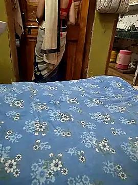 COUPLLE VILLAGE online show from 01-19-26, 06:28