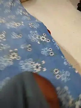 COUPLLE VILLAGE online show from 04-19-26, 03:28