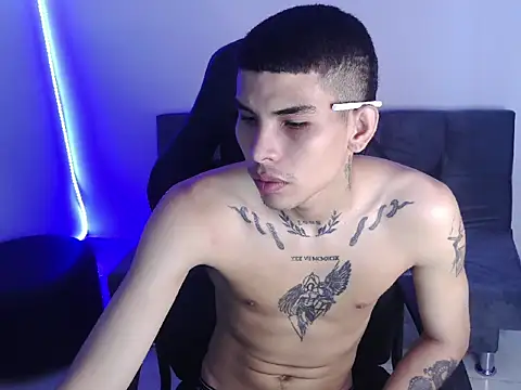 hot king20 online show from 12-18-25, 04:24