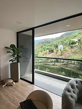 Snapshot of Helenbronwx chatting on 01-31-25, 07:08 Helenbronwx online show from 01-31-25, 07:08