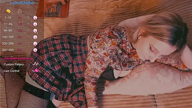 Snapshot of yoursugarbabe chatting on 12-05-24, 06:11 yoursugarbabe online show from 12-05-24, 06:11