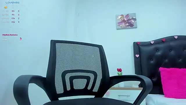 Snapshot of ariana19x chatting on 01-27-25, 12:48 ariana19x online show from 01-27-25, 12:48