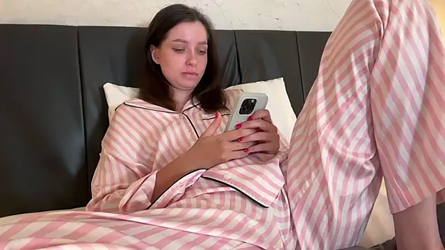  liatris  online show from 03-12-25, 02:45