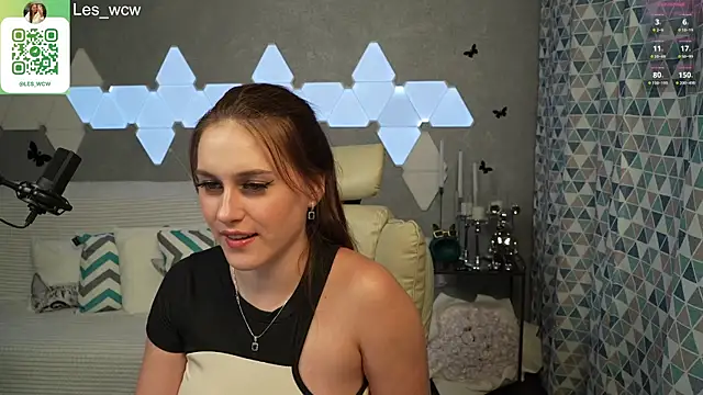 Snapshot of HarleyDeess chatting on 02-18-25, 10:25 HarleyDeess online show from 02-18-25, 10:25