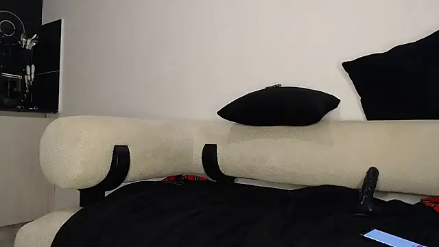 CurvyGlass online show from 02-05-26, 12:48