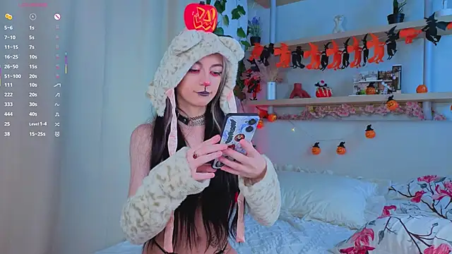 TristaRoht online show from 10-31-25, 03:02