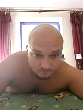 Snapshot of Pandasky chatting on 11-18-25, 11:03 Pandasky online show from 11-18-25, 11:03