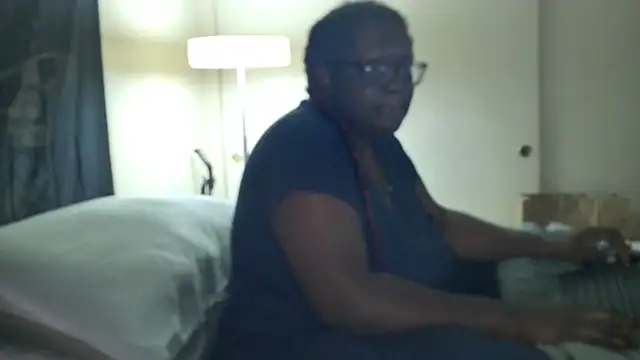 Snapshot of Yagurl__west chatting on 01-13-25, 05:01 Yagurl west online show from 01-13-25, 05:01