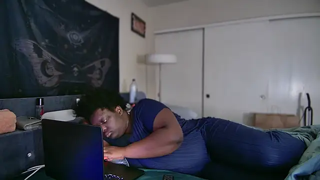 Snapshot of Yagurl__west chatting on 01-27-25, 04:22 Yagurl west online show from 01-27-25, 04:22