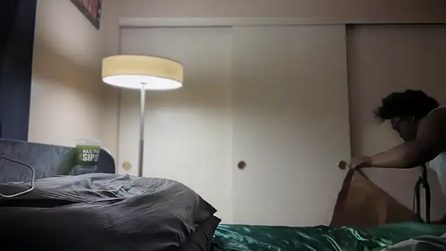 Snapshot of Yagurl__west chatting on 02-04-25, 01:45 Yagurl west online show from 02-04-25, 01:45