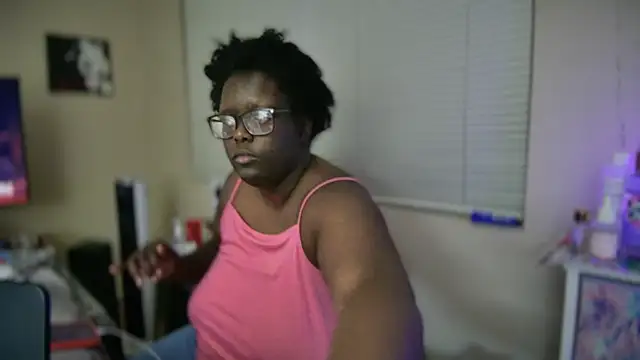 Snapshot of Yagurl__west chatting on 03-05-25, 02:36 Yagurl west online show from 03-05-25, 02:36