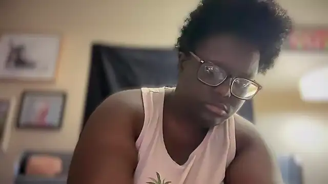 Snapshot of Yagurl__west chatting on 03-12-25, 02:20 Yagurl west online show from 03-12-25, 02:20