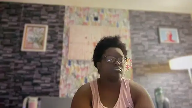 Snapshot of Yagurl__west chatting on 09-20-25, 04:46 Yagurl west online show from 09-20-25, 04:46