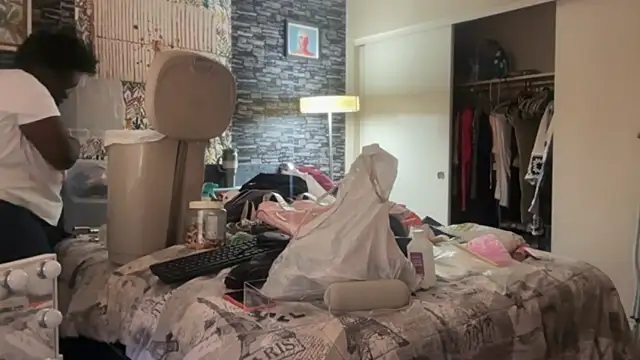 Snapshot of Yagurl__west chatting on 09-22-25, 09:28 Yagurl west online show from 09-22-25, 09:28