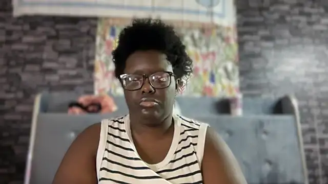 Snapshot of Yagurl__west chatting on 10-01-25, 02:17 Yagurl west online show from 10-01-25, 02:17