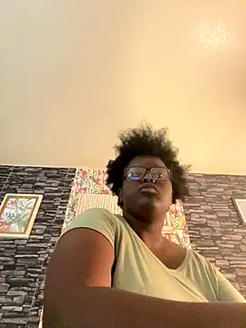 Snapshot of Yagurl__west chatting on 11-06-25, 08:54 Yagurl west online show from 11-06-25, 08:54