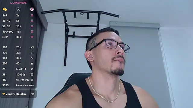 Snapshot of russthiago chatting on 12-09-24, 04:47 russthiago online show from 12-09-24, 04:47