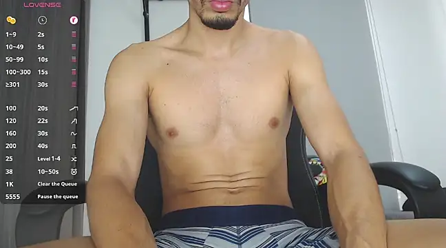 Snapshot of russthiago chatting on 01-24-25, 01:14 russthiago online show from 01-24-25, 01:14