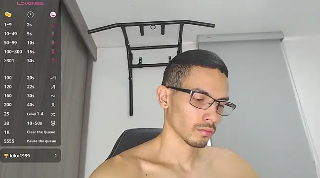 Snapshot of russthiago chatting on 01-31-25, 02:49 russthiago online show from 01-31-25, 02:49