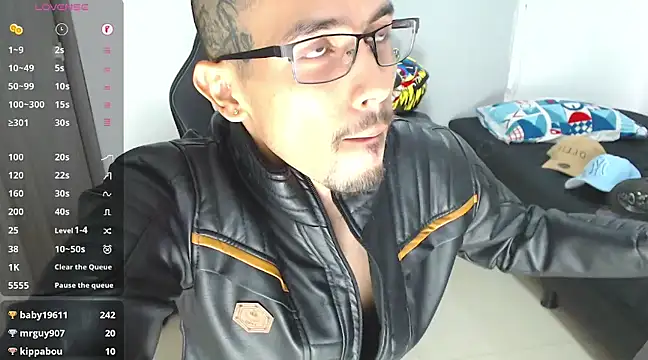 Snapshot of russthiago chatting on 02-11-25, 07:38 russthiago online show from 02-11-25, 07:38