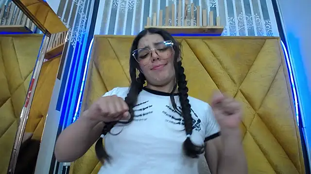 Paola Lyon  online show from 02-07-25, 06:02