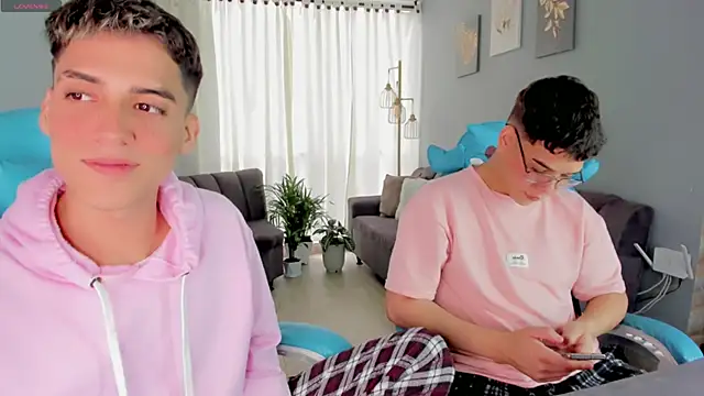 Snapshot of jake_and_joaquin chatting on 03-17-25, 02:45 jake and joaquin online show from 03-17-25, 02:45