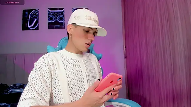 Snapshot of jake_and_joaquin chatting on 09-23-25, 01:52 jake and joaquin online show from 09-23-25, 01:52