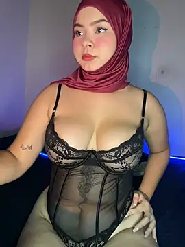 Snapshot of aneesa_darzi chatting on 12-14-24, 08:51 aneesa darzi online show from 12-14-24, 08:51