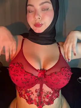 Snapshot of aneesa_darzi chatting on 10-11-25, 10:30 aneesa darzi online show from 10-11-25, 10:30